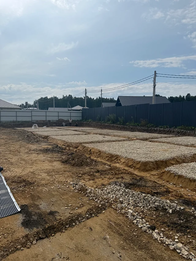 Подготовка площадки автоцентра в Ильинском