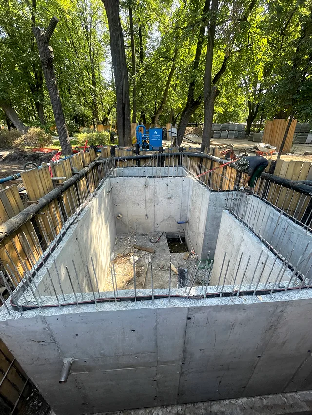 Монолитные стены подземного помещения в Сокольниках