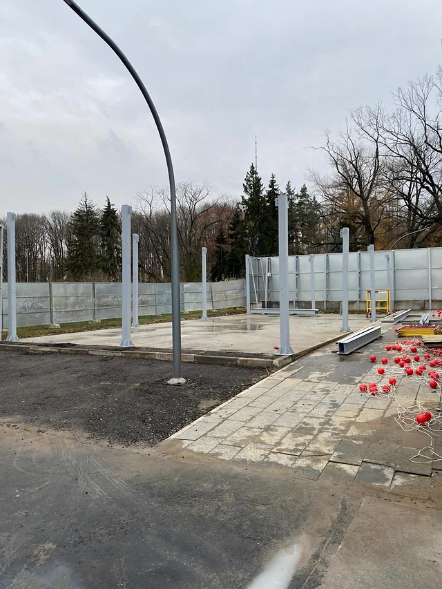 Установка колонн временного павильона