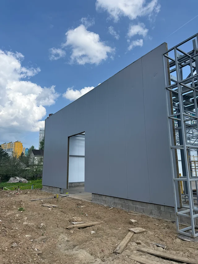 Стеновые панели магазина площадью 600 м² в Жилино